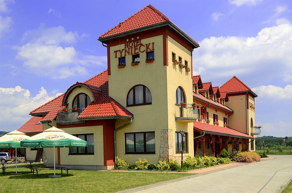 Hotel Tyniecki Krasków Exterior foto